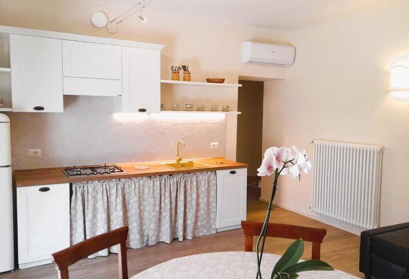 低层单卧公寓, Antica Residenza Montereano