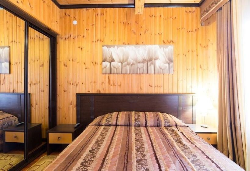 اتاق خانوادگی, Arli