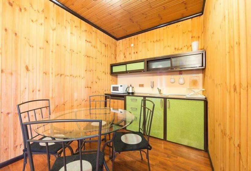 اتاق خانوادگی, Arli