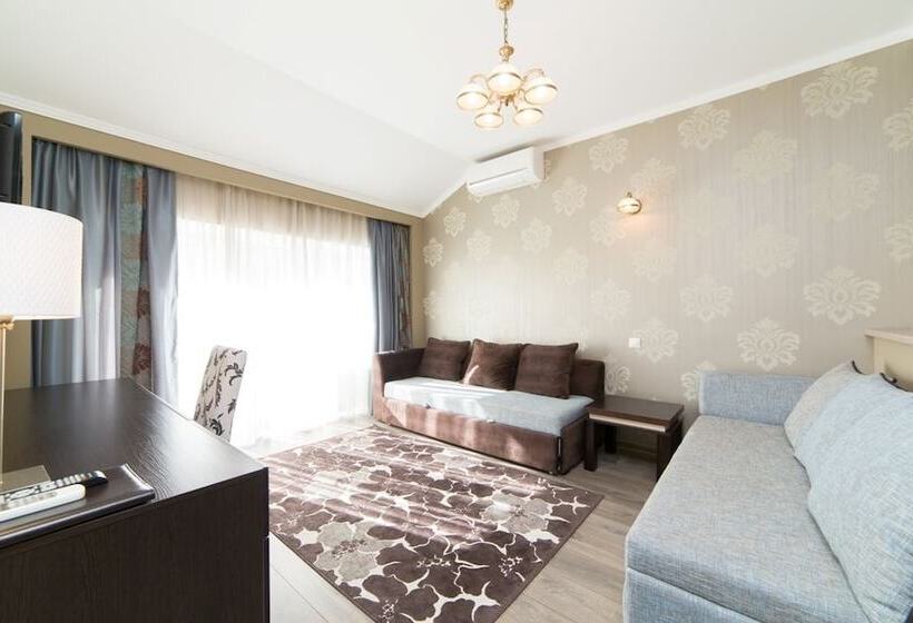 سوییت با چشم‌انداز کوه, Arli