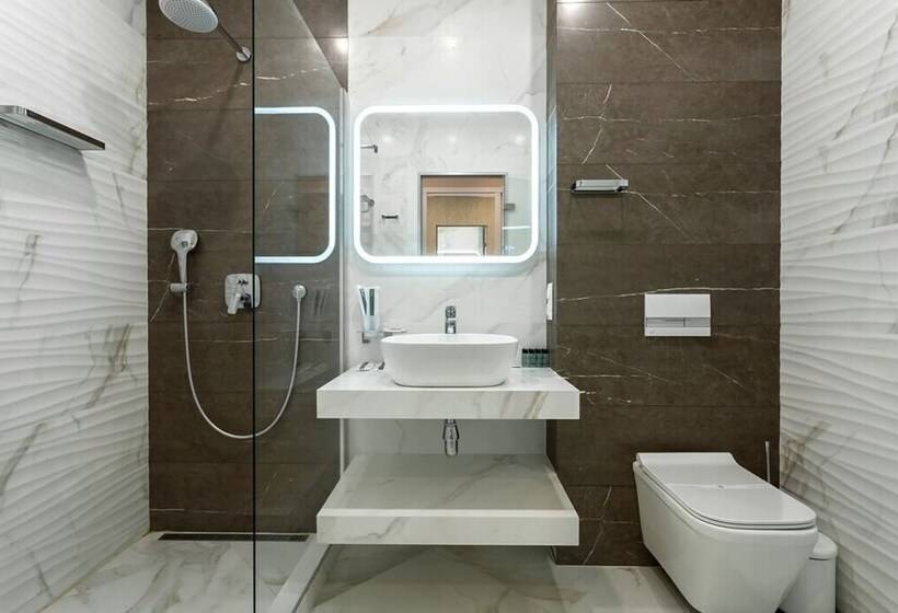 سوییت لوکس, Arli