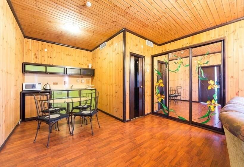 اتاق خانوادگی, Arli