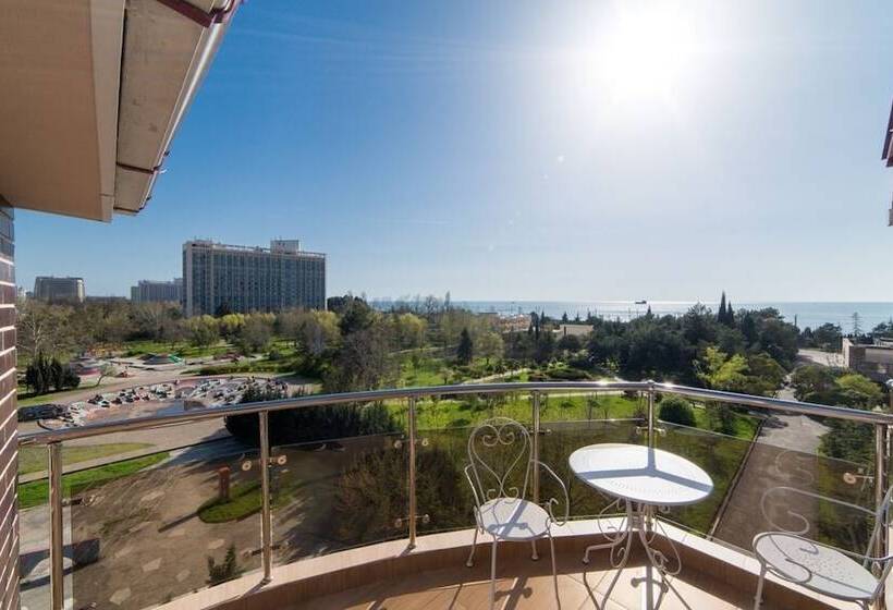 سوییت با چشم‌انداز دریا, Arli