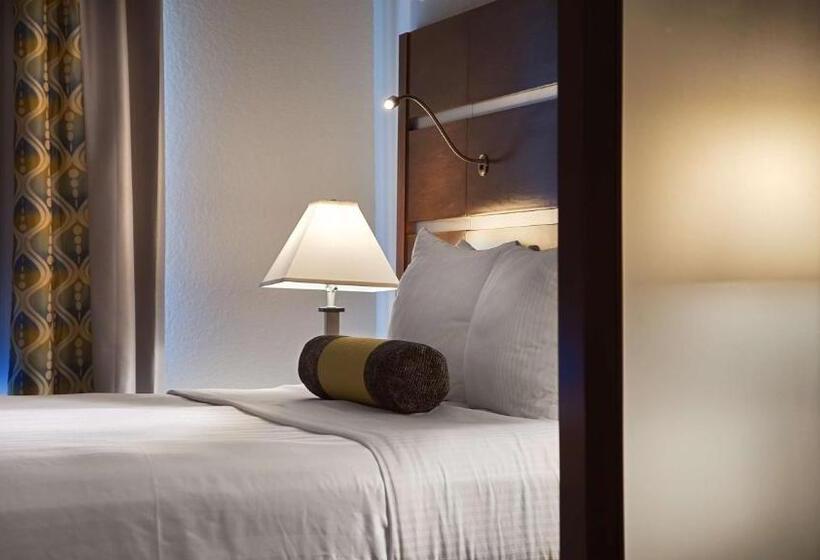 סוויטה מותאמת לאדם עם מוגבלויות, Best Western Plus College Station Inn & Suites