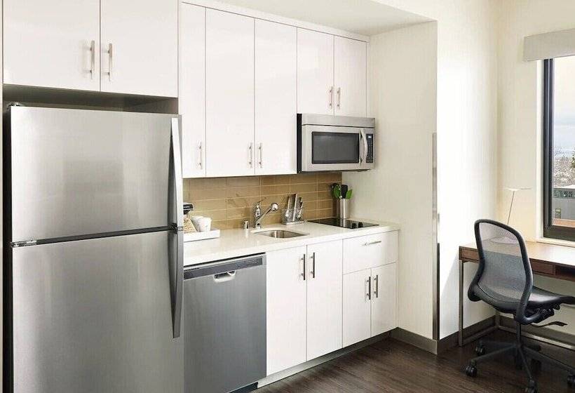 سوییت اجرایی, Element Bozeman