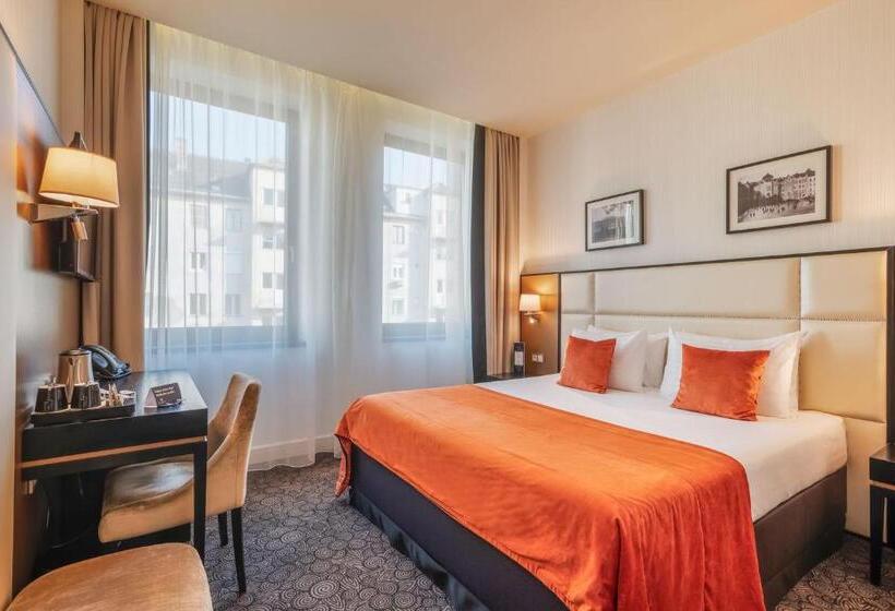 Номер Стандарт, Eurostars Danube Budapest