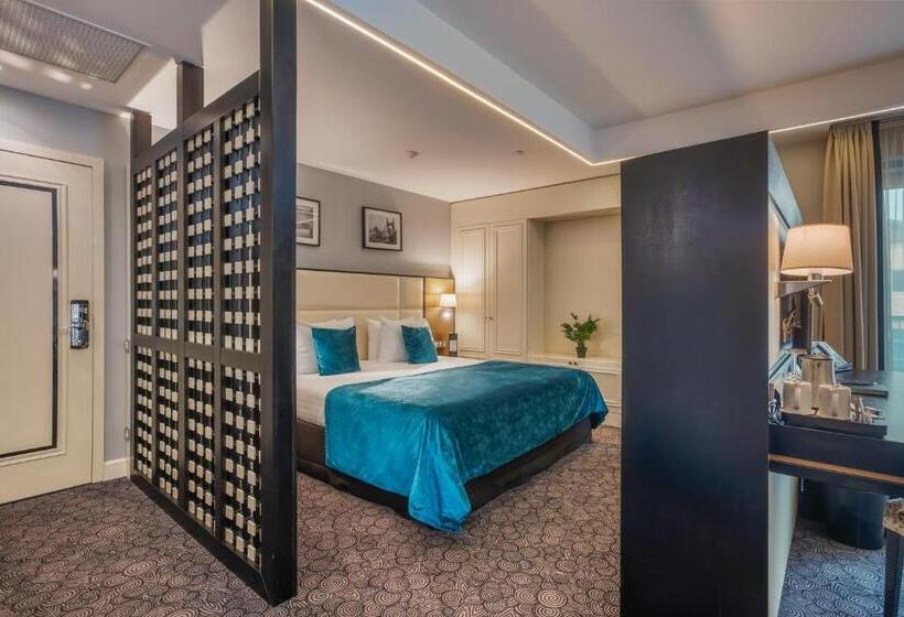 Номер Deluxe с Балконом, Eurostars Danube Budapest