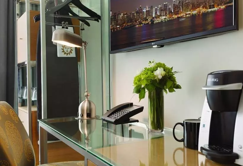 Executive-huone, Executive Hotel Le Soleil New York