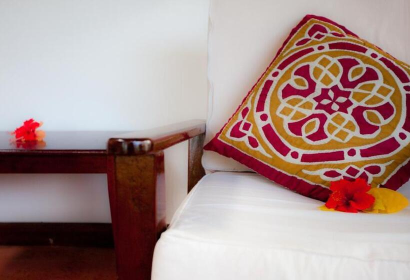 جناح, Flame Tree Cottages