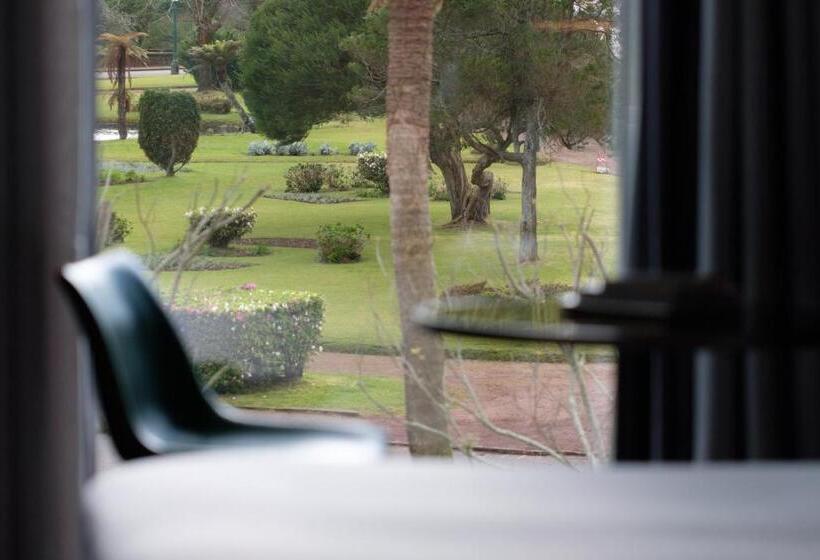 Номер Стандарт, Octant Furnas