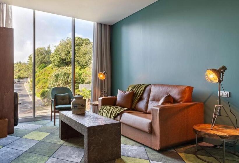 Люкс, Octant Furnas