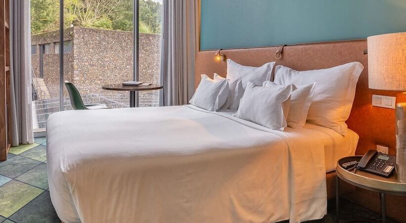 Номер Стандарт, Octant Furnas