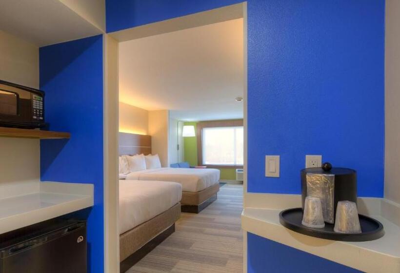 غرفه قياسيه سريرين مزدوجين, Holiday Inn Express & Suites Tulsa Midtown, An Ihg