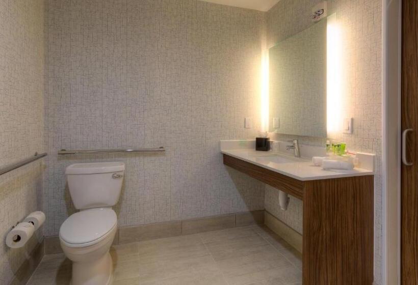 غرفة قياسية لذوى الاحتياجات الخاصة, Holiday Inn Express & Suites Tulsa Midtown, An Ihg