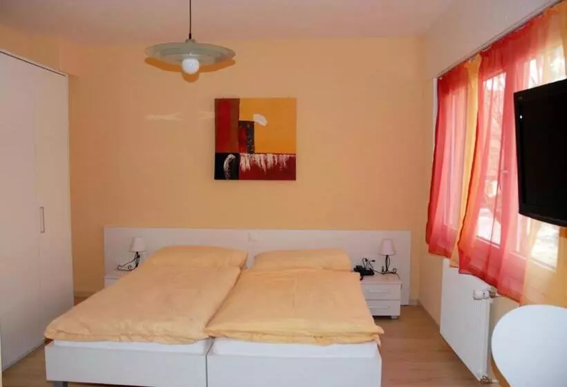 3-Bett-Standardzimmer, Hôtel Elite