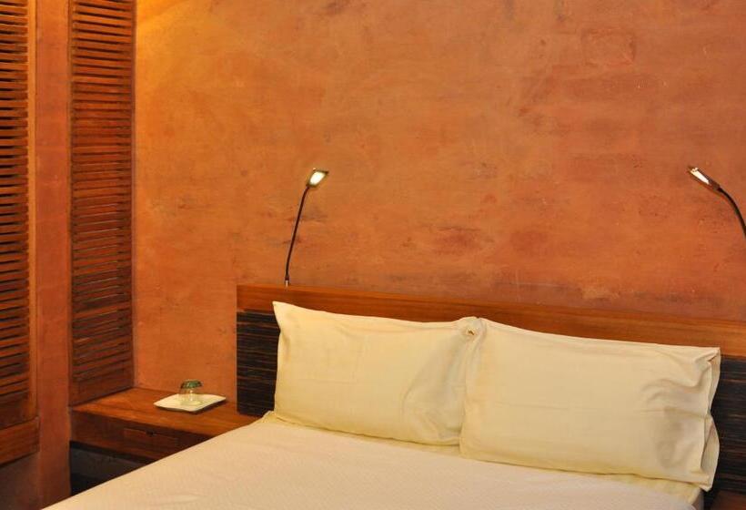 اتاق سوپریور, Le Djoloff