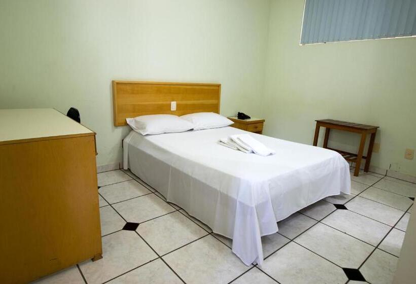 수피리어 룸, Metropolitano