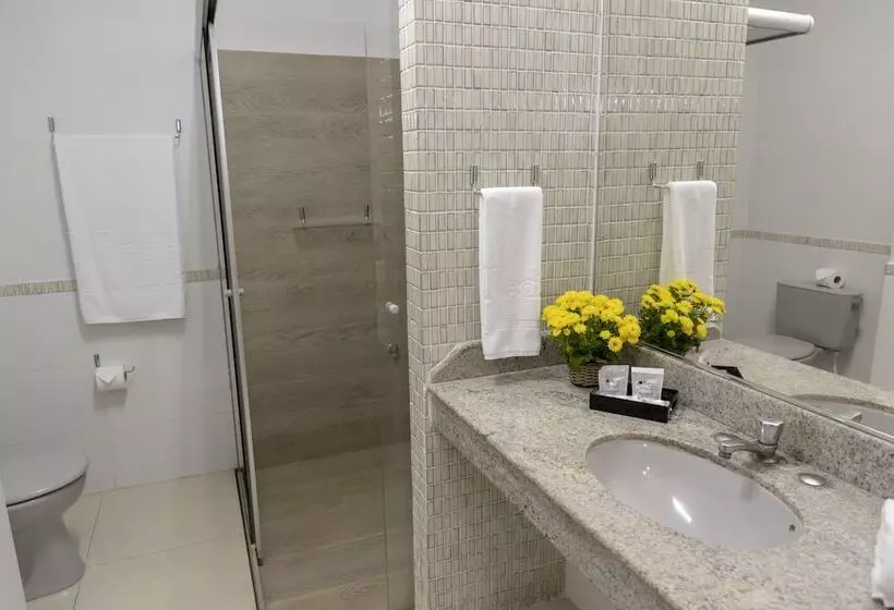 Standard-huone, Realce