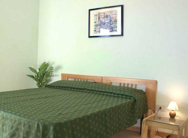 דירת חדר, Residence Habitat