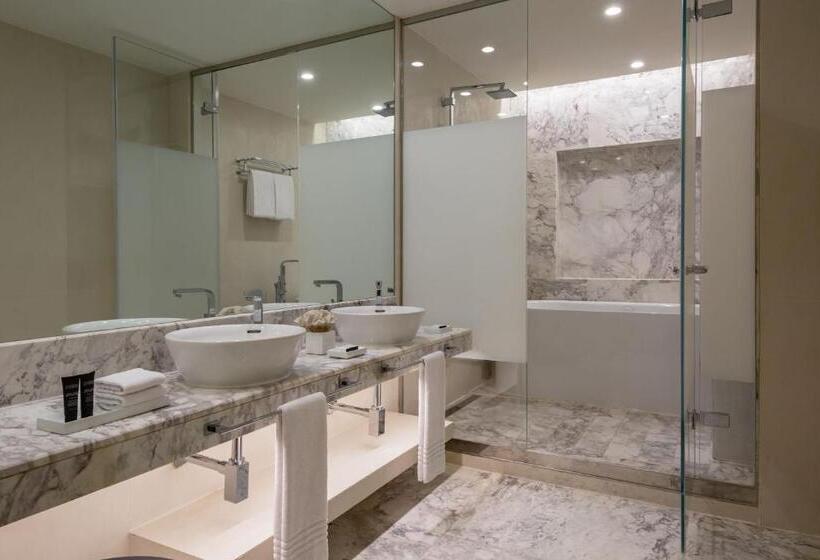 Suite Llit King, Sheraton Baku Intourist