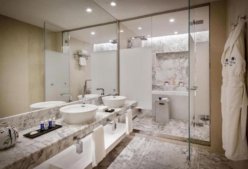 Suite Llit King, Sheraton Baku Intourist