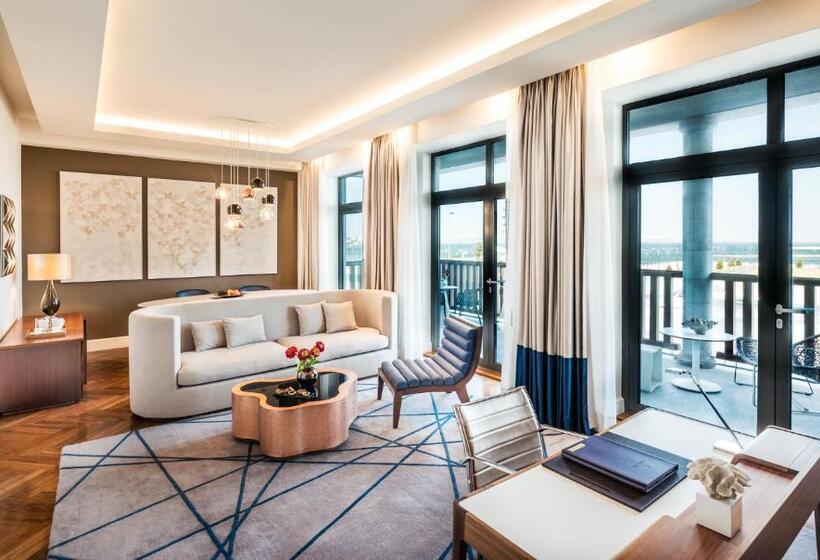 Suite Llit King, Sheraton Baku Intourist