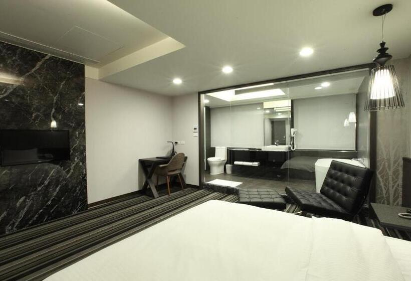 سوییت اجرایی, Sun Sweet