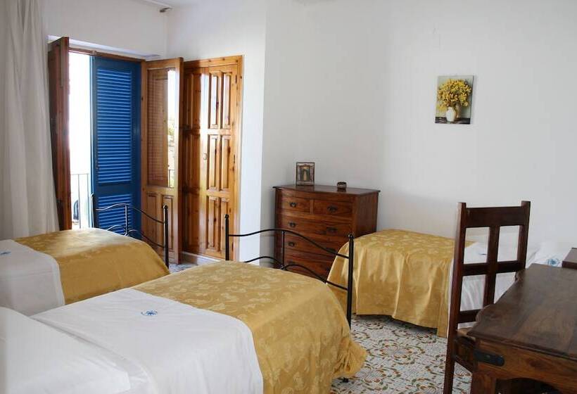 Номер Стандарт Трехместный, Tesoriero