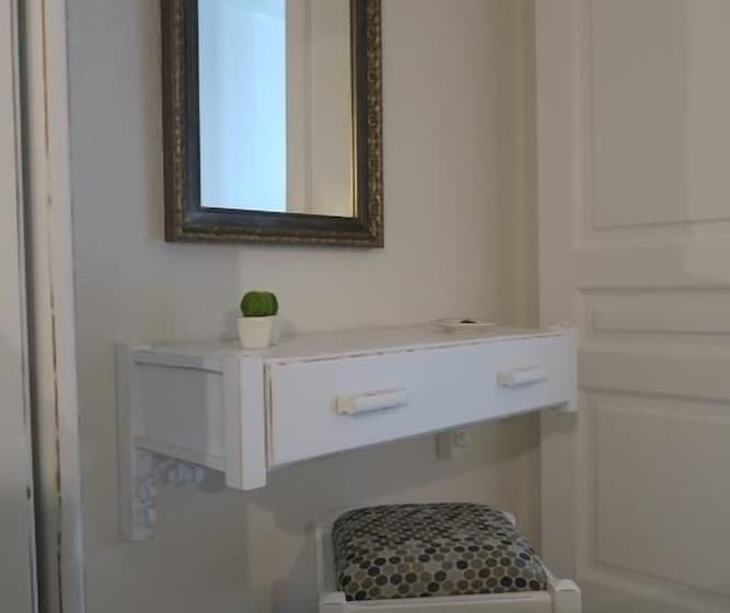 דירת חדר, Maria Suites