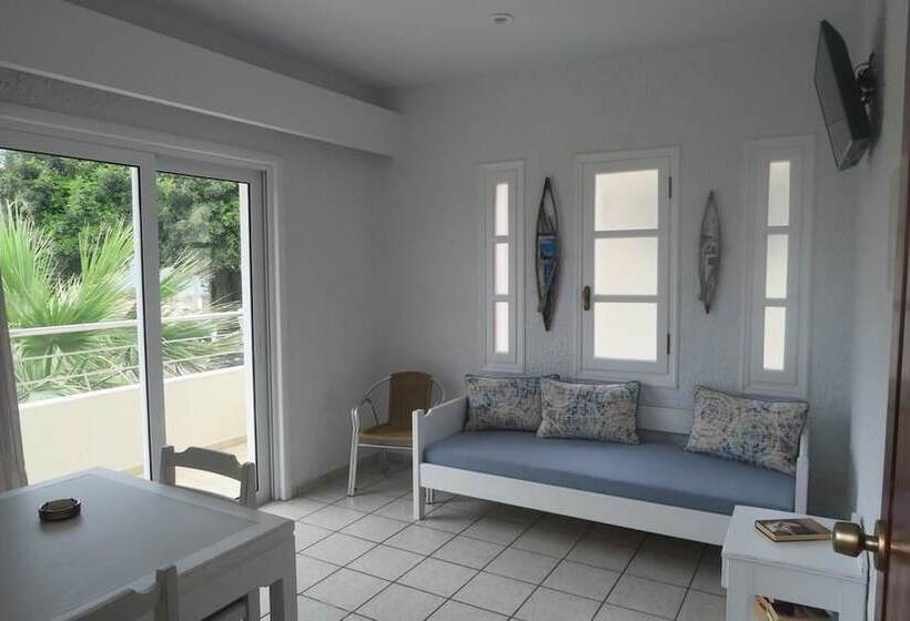 דירת חדר, Maria Suites