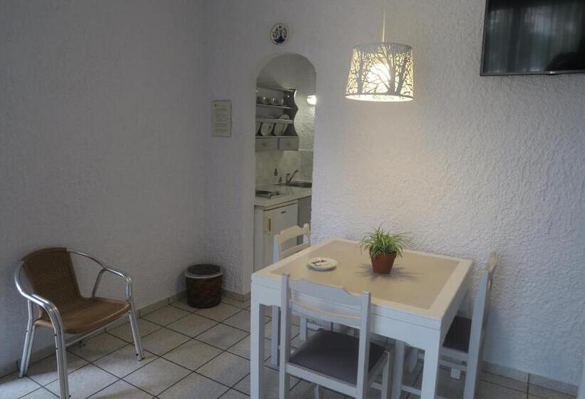 דירת חדר, Maria Suites