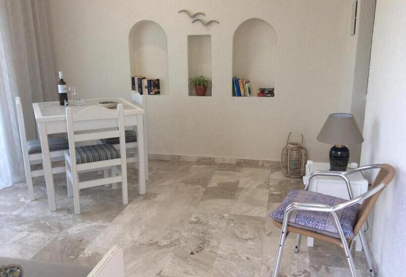 דירת חדר נוף לים, Maria Suites