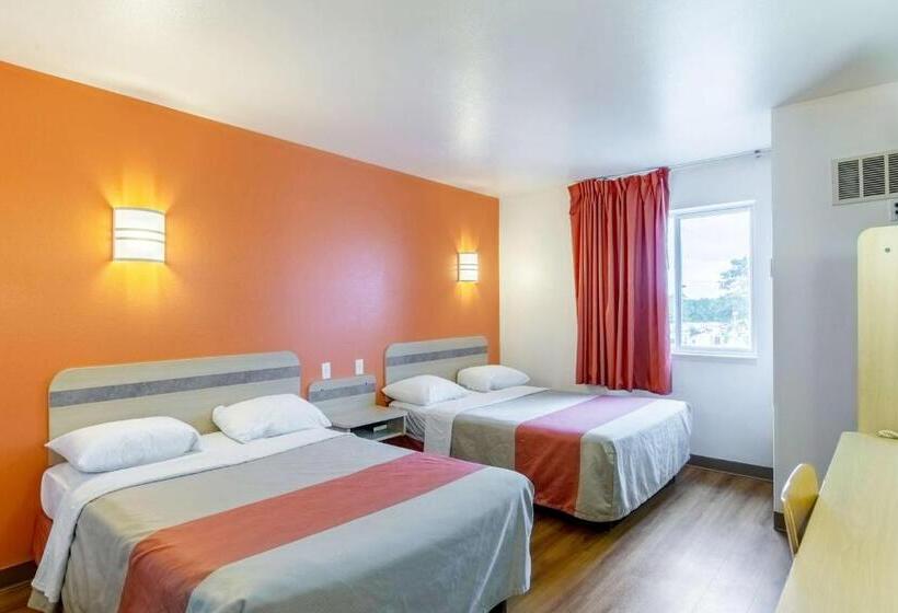 Четырехместный Номер Стандарт, Motel 6 Baraboo, Wi   Lake Delton Wisconsin Dells