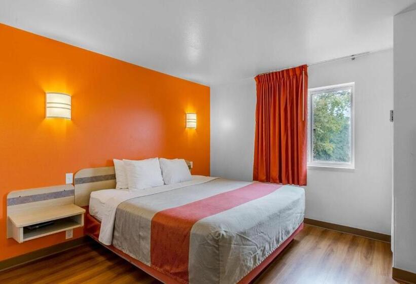 Номер Deluxe Кровать Кинг, Motel 6 Baraboo, Wi   Lake Delton Wisconsin Dells
