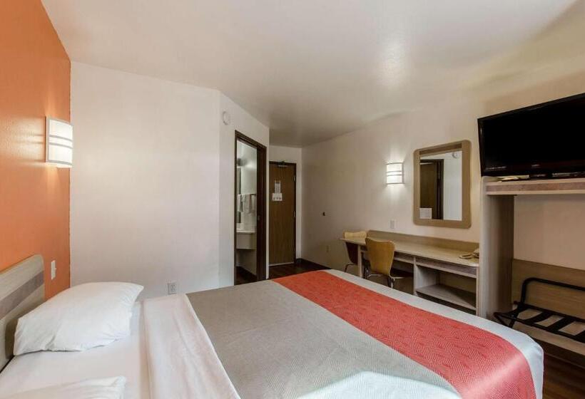 غرفة قياسية لذوى الاحتياجات الخاصة, Motel 6 Baraboo, Wi   Lake Delton Wisconsin Dells
