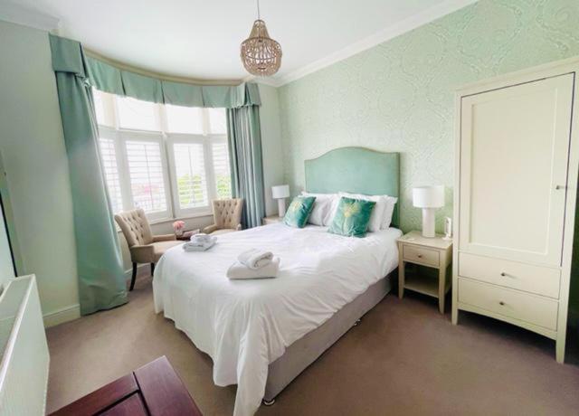 스위트 킹사이즈 침대, Beaches Guest House
