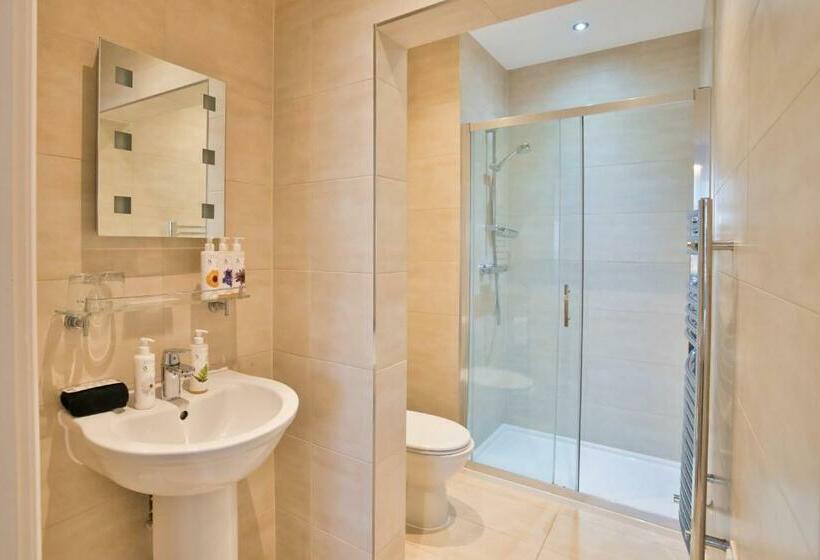 سوئیت با تخت بزرگ, Beaches Guest House