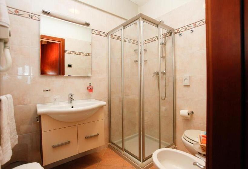 수피리어 싱글 룸, Garda Family House