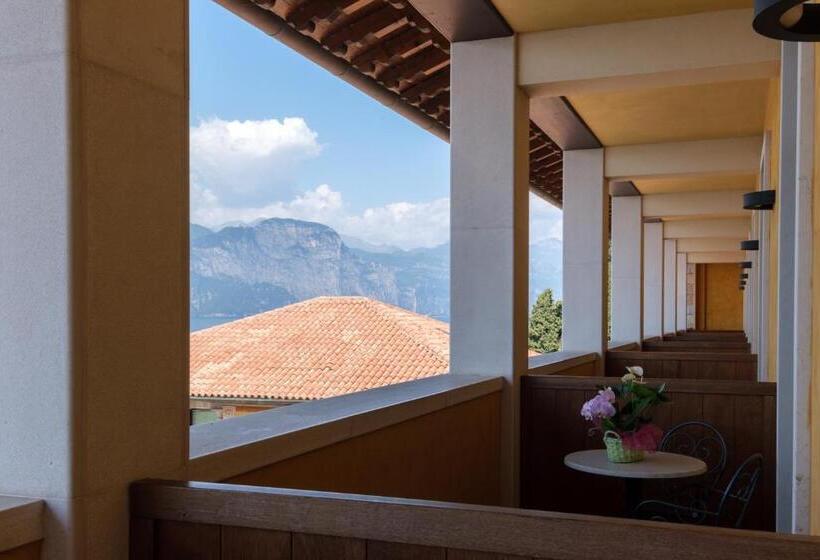 Superior room with lake view, Garda Family House