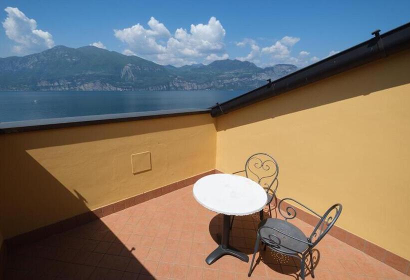Superior room with lake view, Garda Family House
