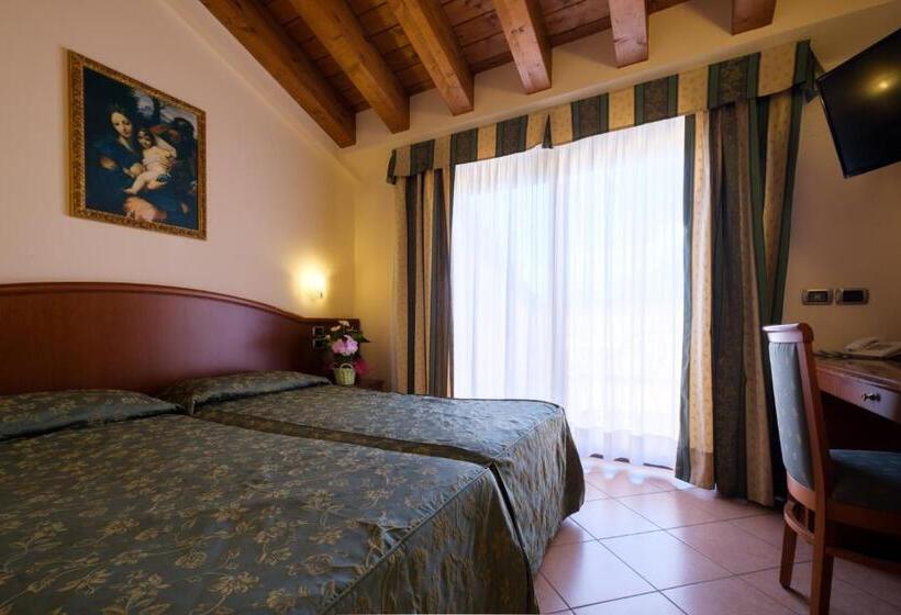 Superior room with lake view, Garda Family House