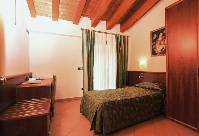Superior Yhden Hengen Huone, Garda Family House