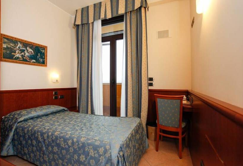 高级单人间, Garda Family House