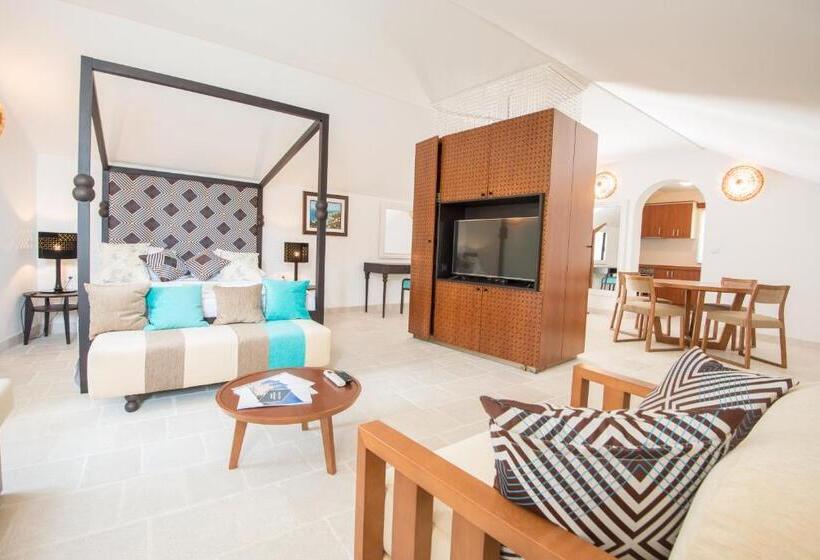 استودیوی استاندارد با چشم‌انداز دریا, Conte Hotel & Restaurant