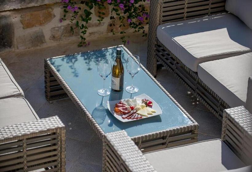 اتاق سوپریور خانوادگی, Conte Hotel & Restaurant