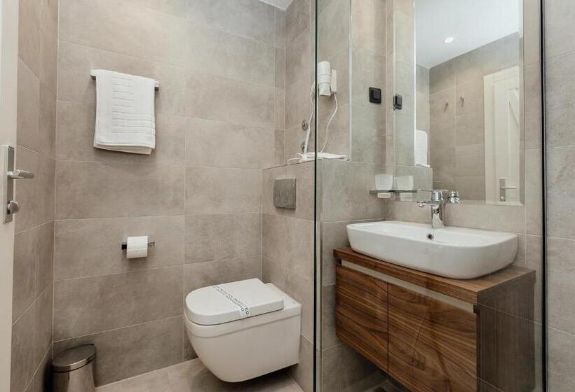 سوییت جونیور, Conte Hotel & Restaurant