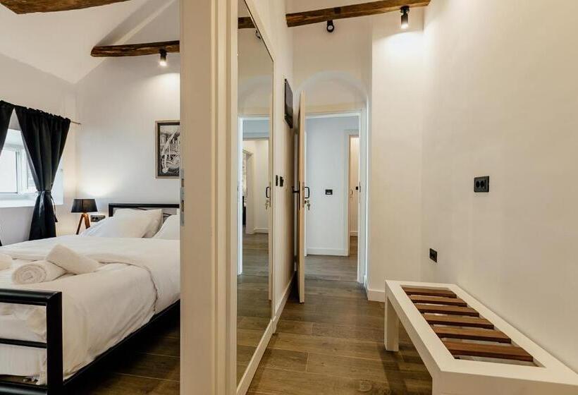 سوییت جونیور, Conte Hotel & Restaurant