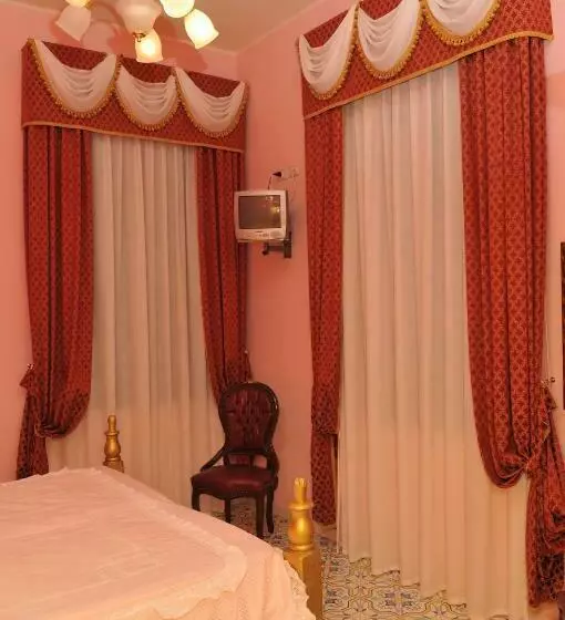 سوییت جونیور, Albergo Roses