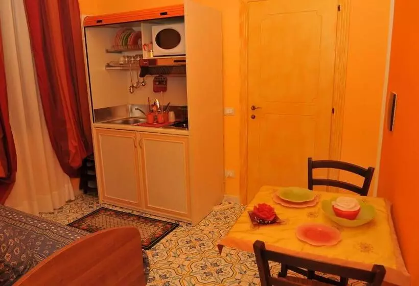 سوییت جونیور, Albergo Roses