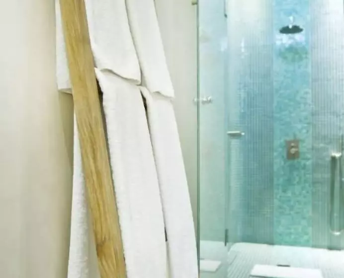 オーシャンビュースイート, Allure Suites